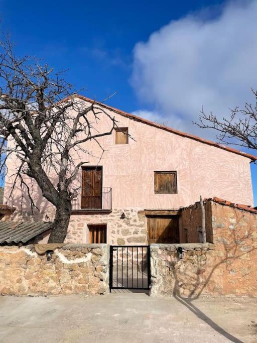Acogedora Casa Con Patio-Parking Vila Albarracín Exterior foto