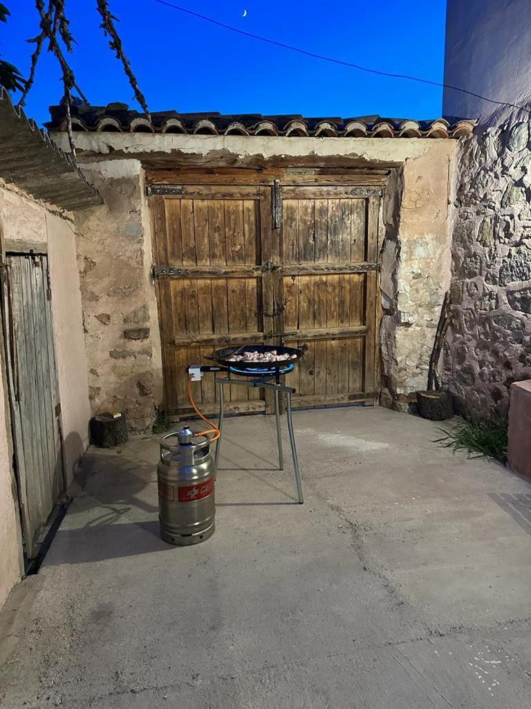 Acogedora Casa Con Patio-Parking Vila Albarracín Exterior foto